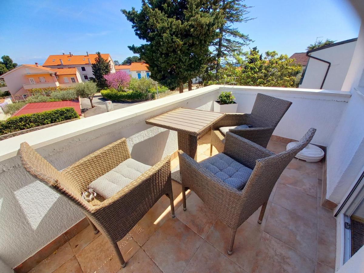 Studio Apartmani “Jarnecic” Krk Town Exteriör bild