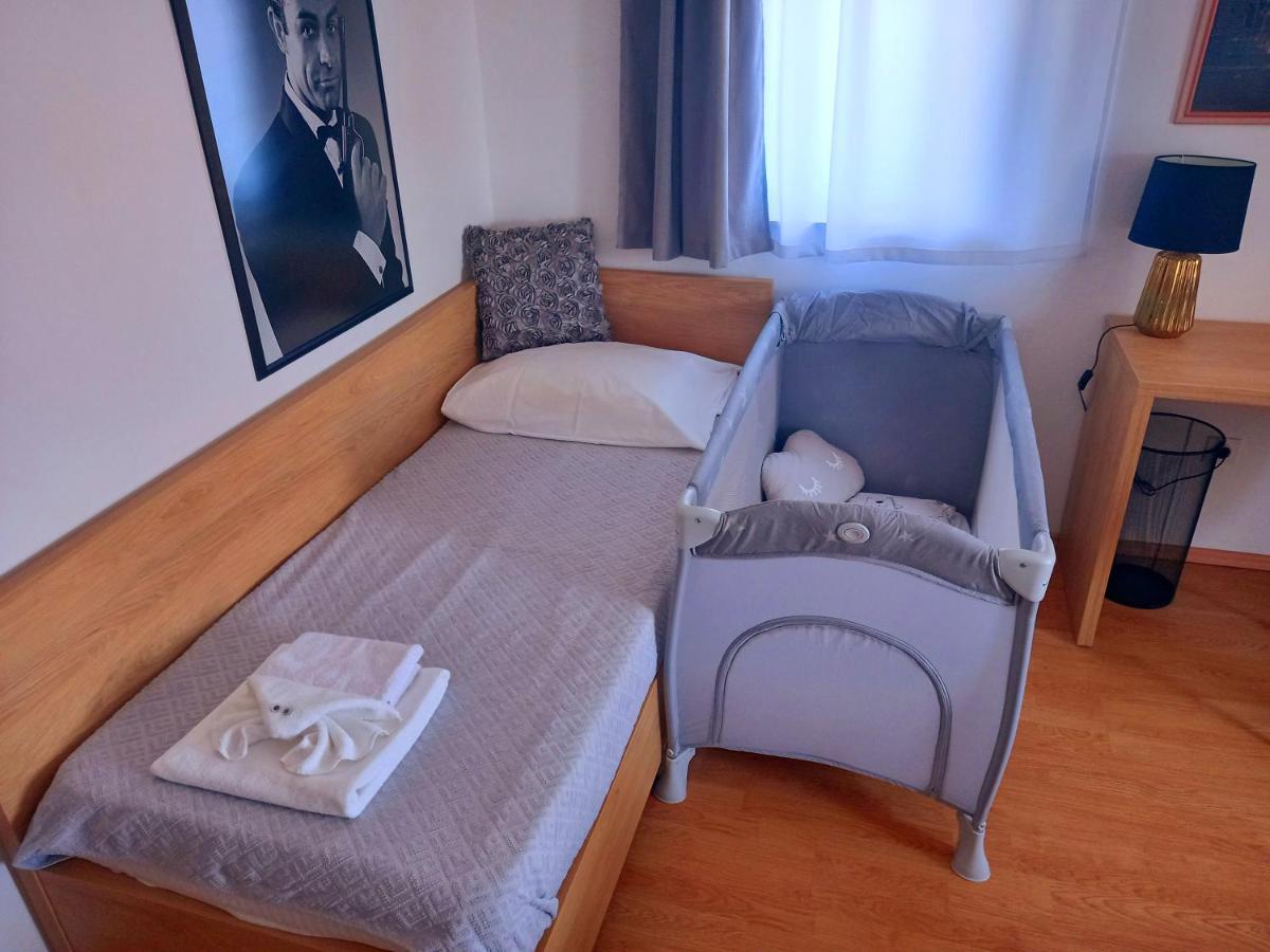 Studio Apartmani “Jarnecic” Krk Town Exteriör bild