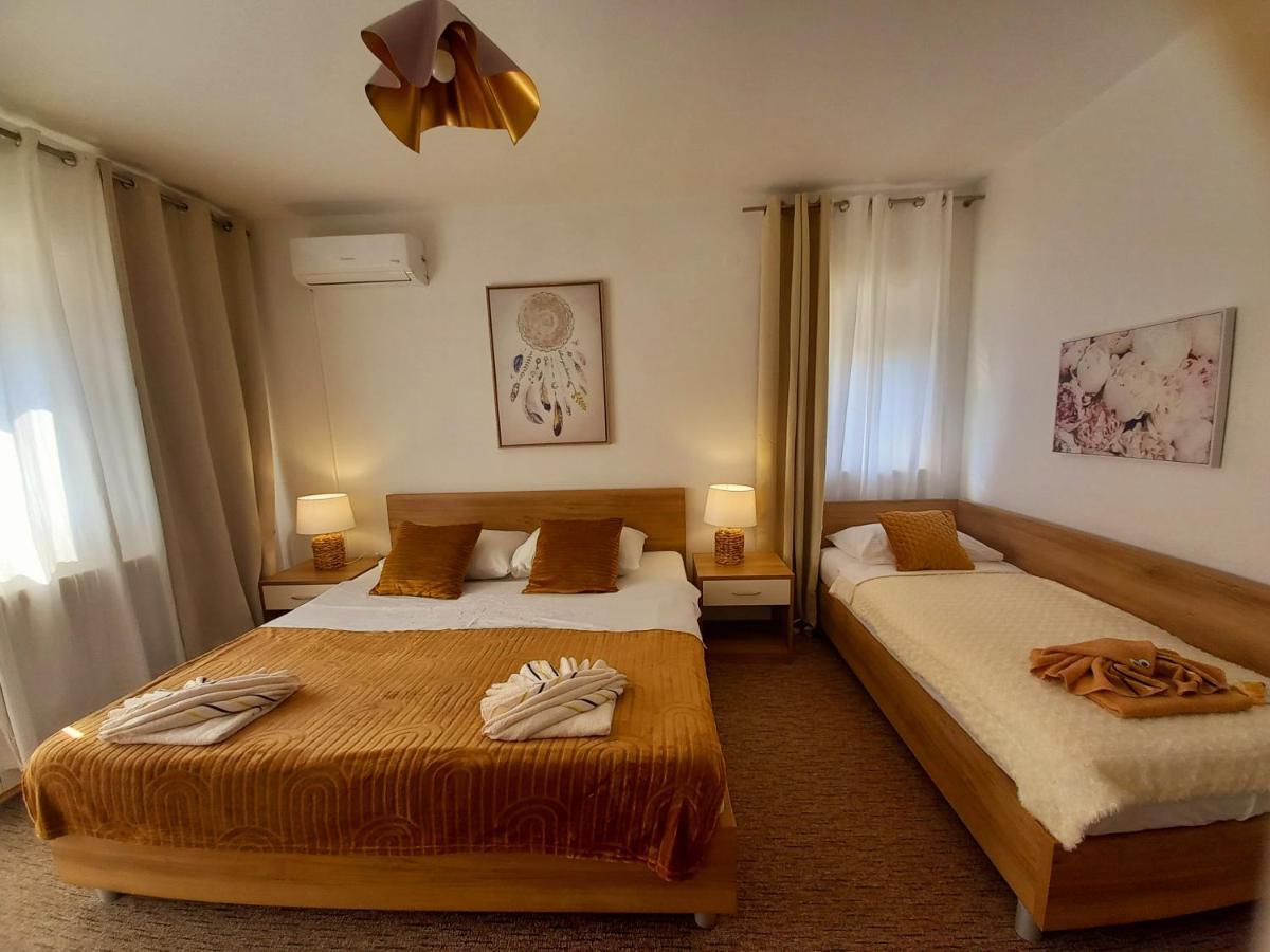 Studio Apartmani “Jarnecic” Krk Town Exteriör bild